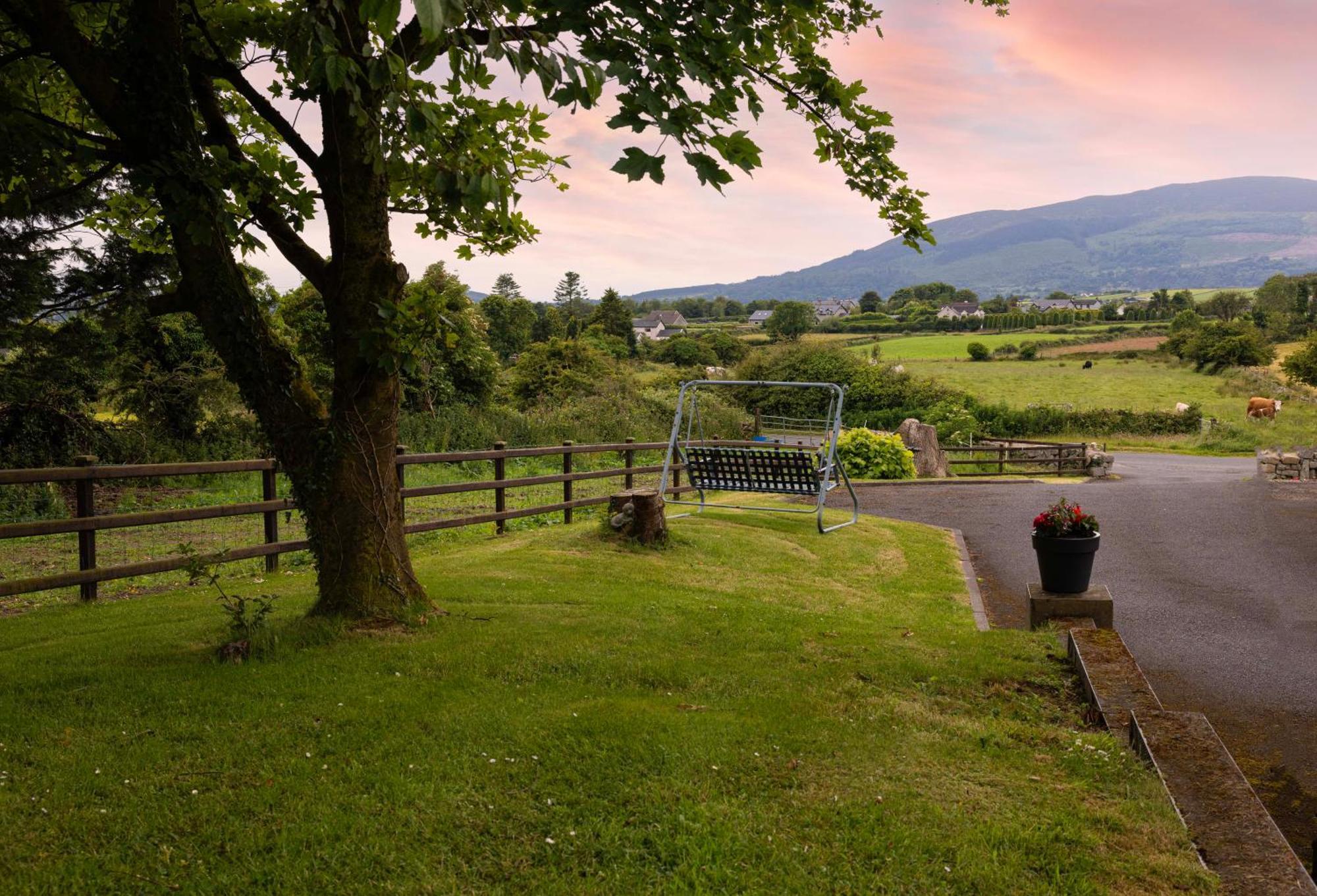 Mountain Nest At The Foot Of Slieve Gullion Apartment Cloghoge Bagian luar foto